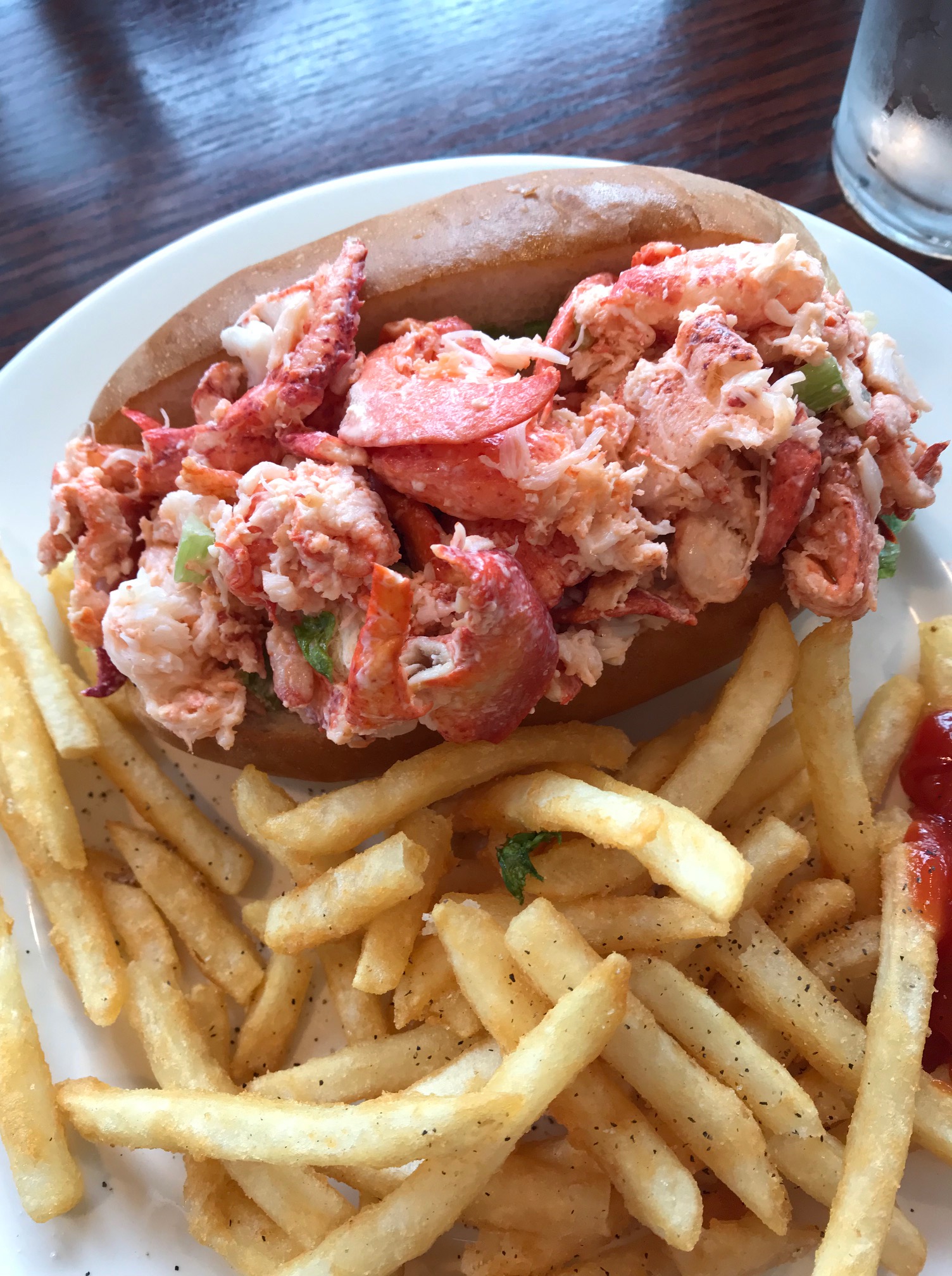 lobster roll.jpg